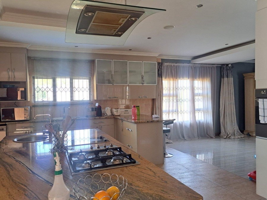 5 Bedroom Property for Sale in Rietvlei View Gauteng