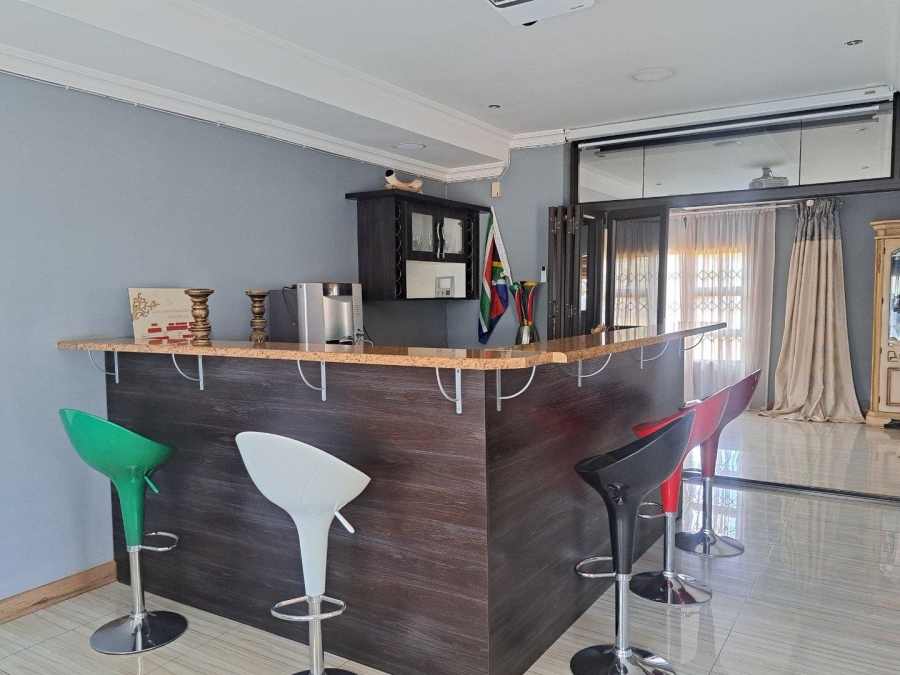 5 Bedroom Property for Sale in Rietvlei View Gauteng