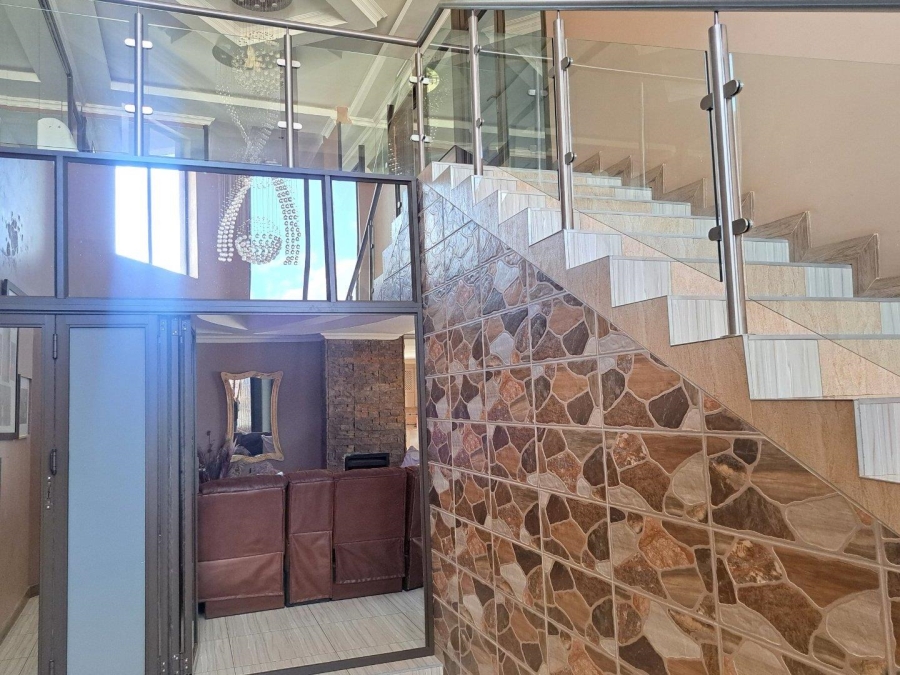 5 Bedroom Property for Sale in Rietvlei View Gauteng