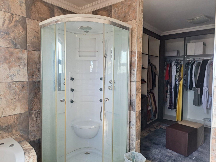 5 Bedroom Property for Sale in Rietvlei View Gauteng
