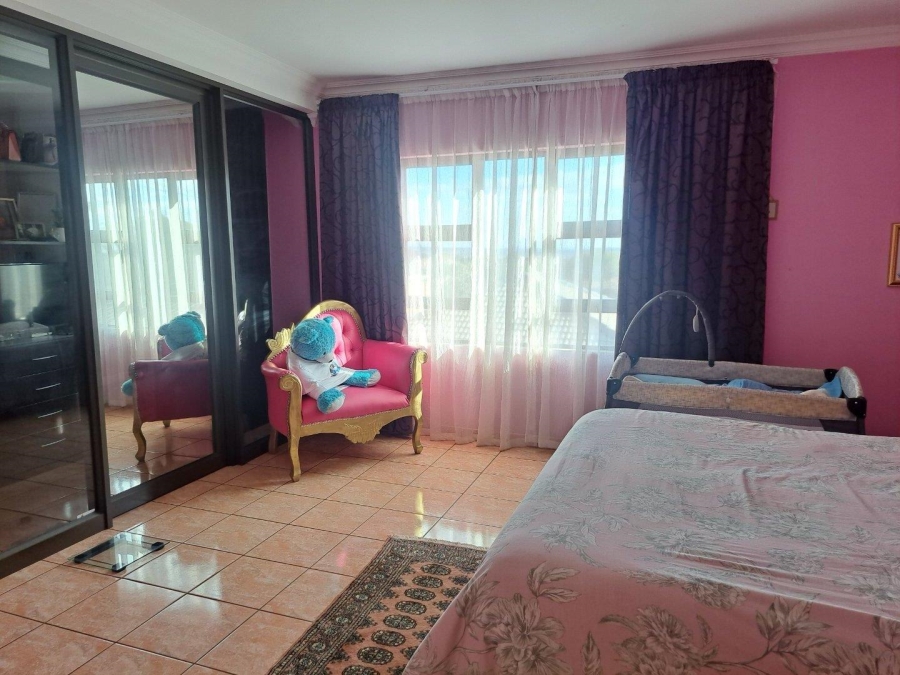 5 Bedroom Property for Sale in Rietvlei View Gauteng