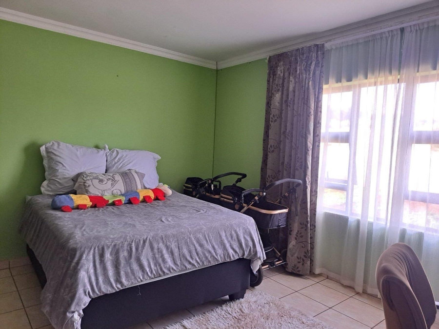 5 Bedroom Property for Sale in Rietvlei View Gauteng