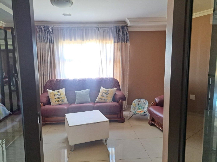 5 Bedroom Property for Sale in Rietvlei View Gauteng