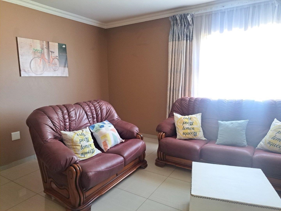 5 Bedroom Property for Sale in Rietvlei View Gauteng