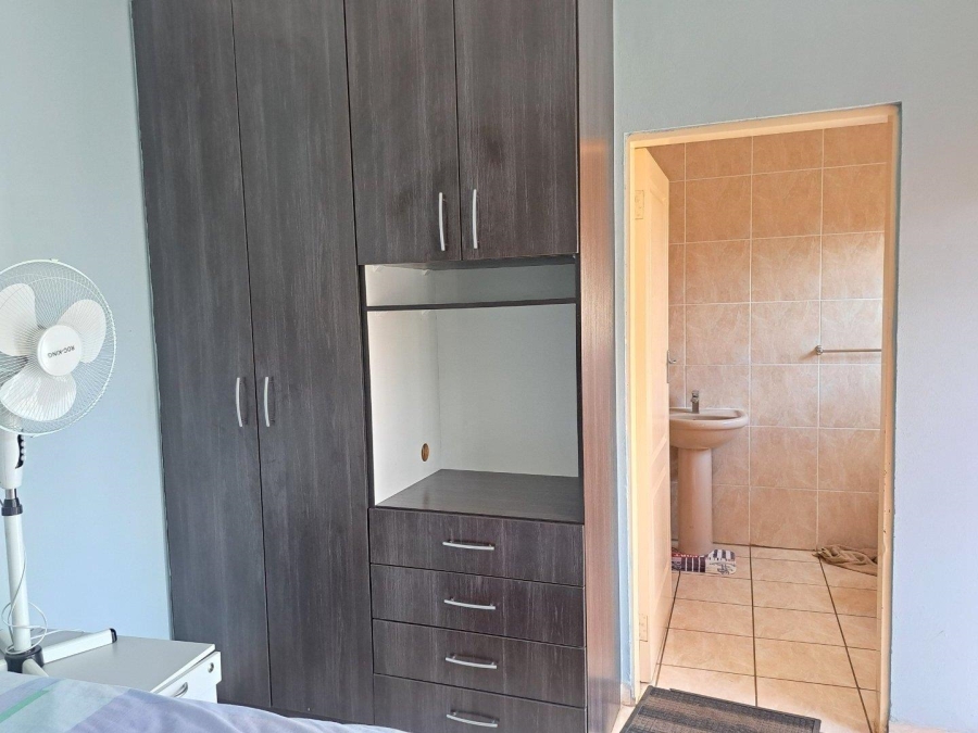 5 Bedroom Property for Sale in Rietvlei View Gauteng