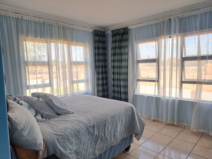 5 Bedroom Property for Sale in Rietvlei View Gauteng