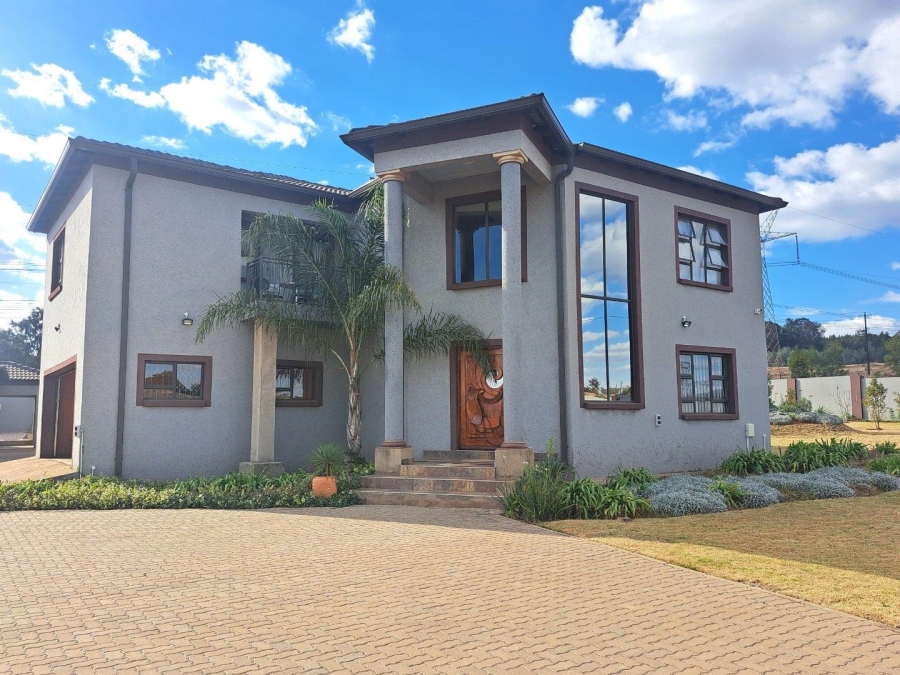 5 Bedroom Property for Sale in Rietvlei View Gauteng