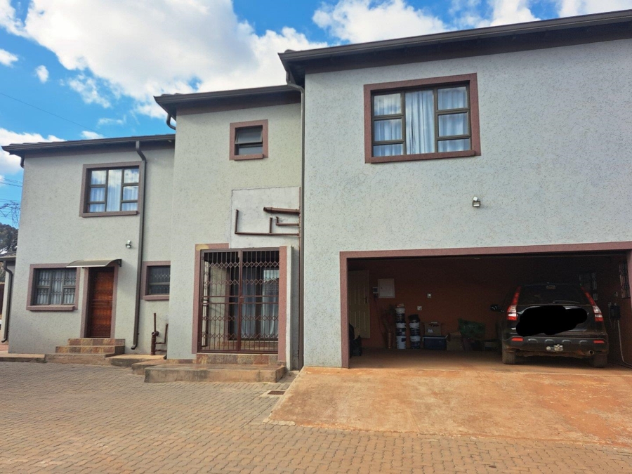 5 Bedroom Property for Sale in Rietvlei View Gauteng