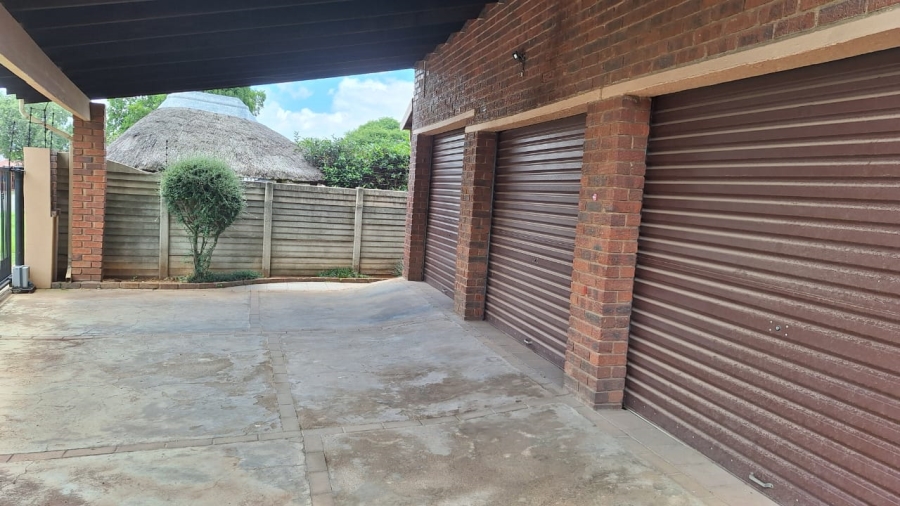 3 Bedroom Property for Sale in Bonaero Park Gauteng