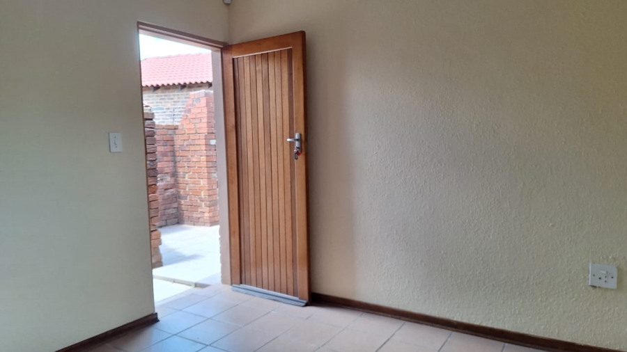 3 Bedroom Property for Sale in Bonaero Park Gauteng