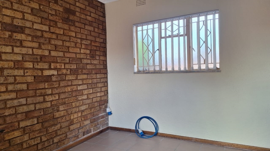 3 Bedroom Property for Sale in Bonaero Park Gauteng