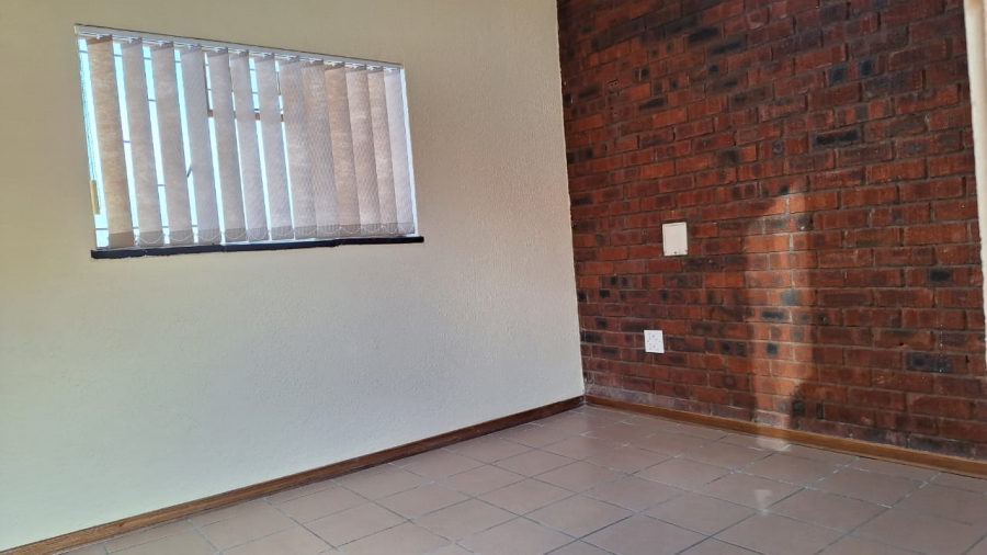 3 Bedroom Property for Sale in Bonaero Park Gauteng