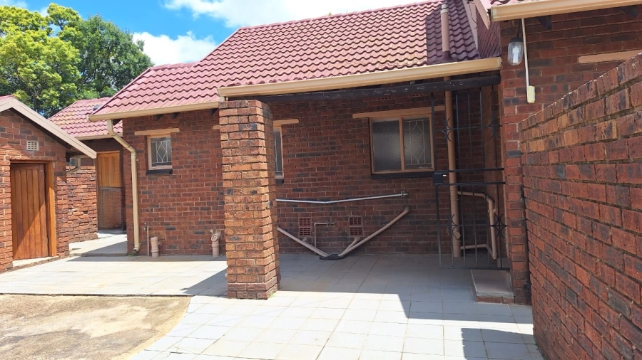 3 Bedroom Property for Sale in Bonaero Park Gauteng