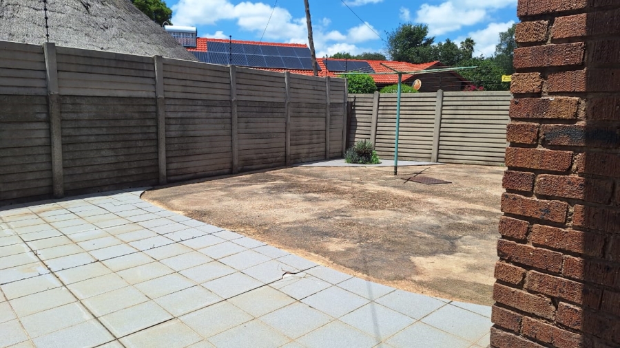 3 Bedroom Property for Sale in Bonaero Park Gauteng
