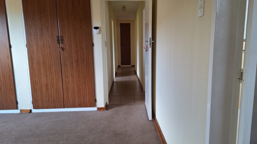 3 Bedroom Property for Sale in Bonaero Park Gauteng
