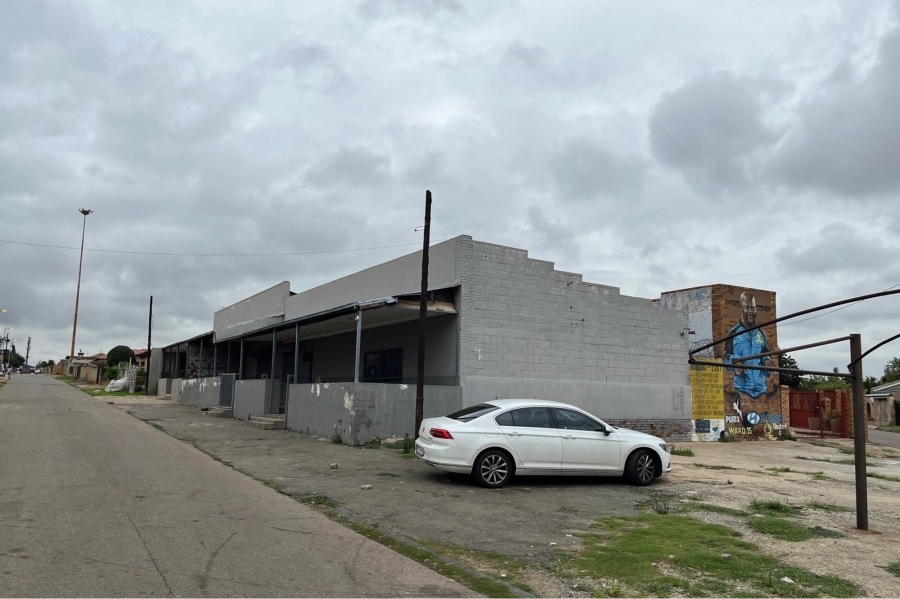 To Let commercial Property for Rent in Senaoane Gauteng