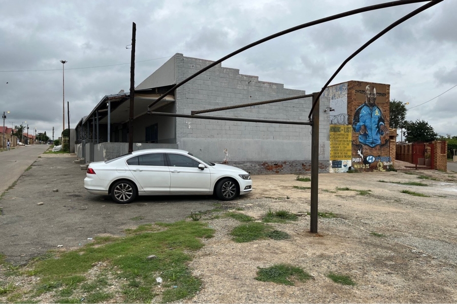 To Let commercial Property for Rent in Senaoane Gauteng