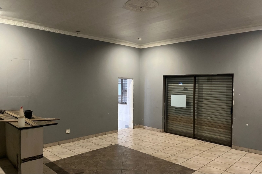 To Let commercial Property for Rent in Senaoane Gauteng