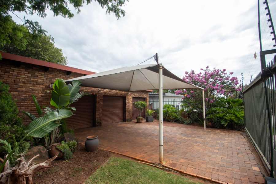 3 Bedroom Property for Sale in Die Wilgers Gauteng