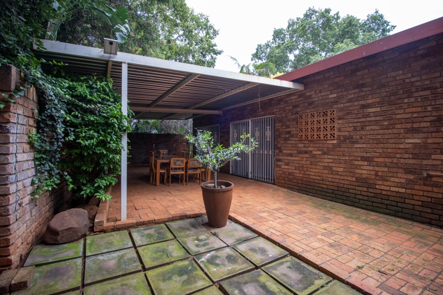 3 Bedroom Property for Sale in Die Wilgers Gauteng
