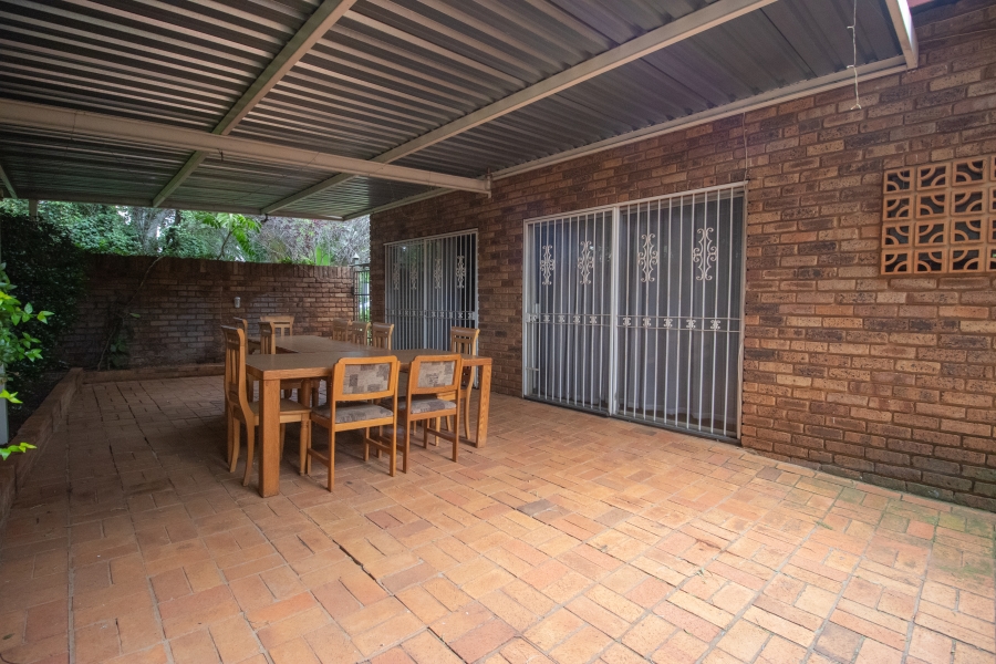 3 Bedroom Property for Sale in Die Wilgers Gauteng