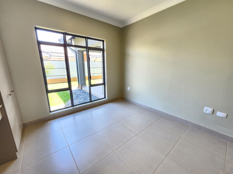 3 Bedroom Property for Sale in Waterkloof Marina Retirement Estate Gauteng