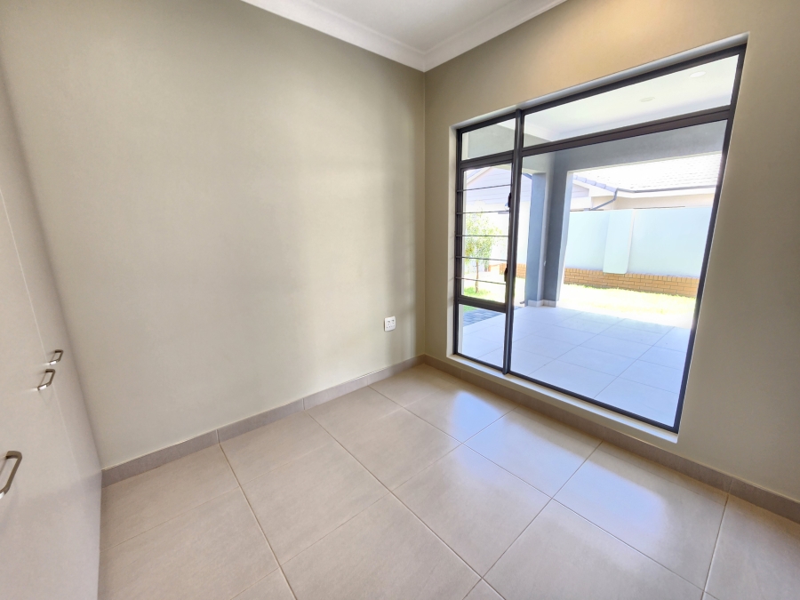 3 Bedroom Property for Sale in Waterkloof Marina Retirement Estate Gauteng