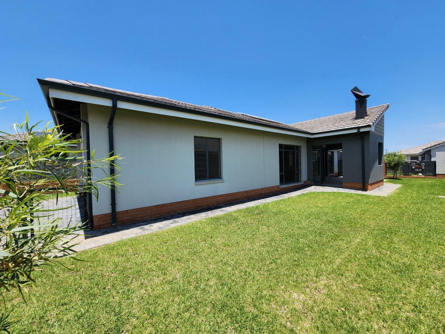 3 Bedroom Property for Sale in Waterkloof Marina Retirement Estate Gauteng