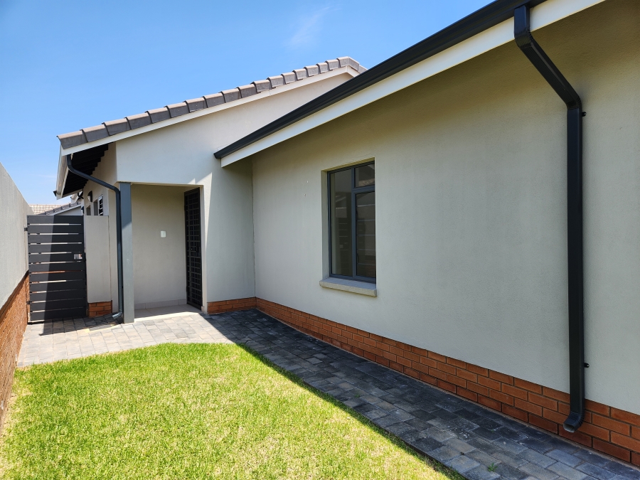 3 Bedroom Property for Sale in Waterkloof Marina Retirement Estate Gauteng