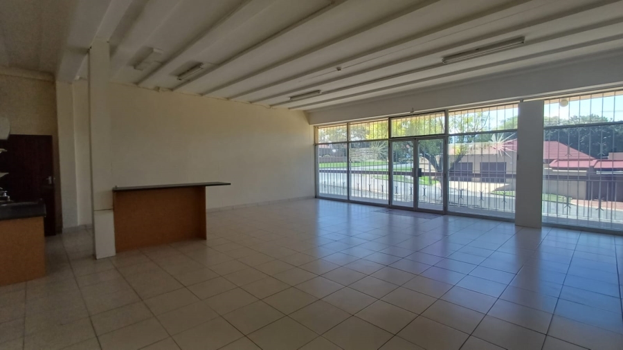 To Let commercial Property for Rent in Oakdene Gauteng
