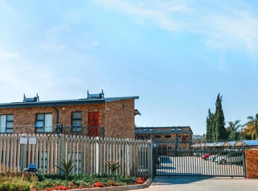 2 Bedroom Property for Sale in Elandspoort Gauteng