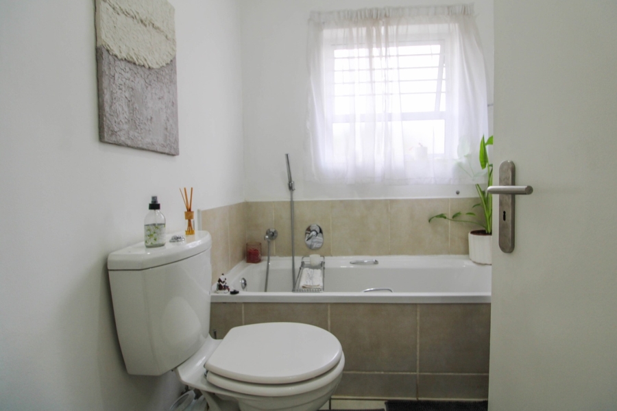 2 Bedroom Property for Sale in Bryanston Gauteng