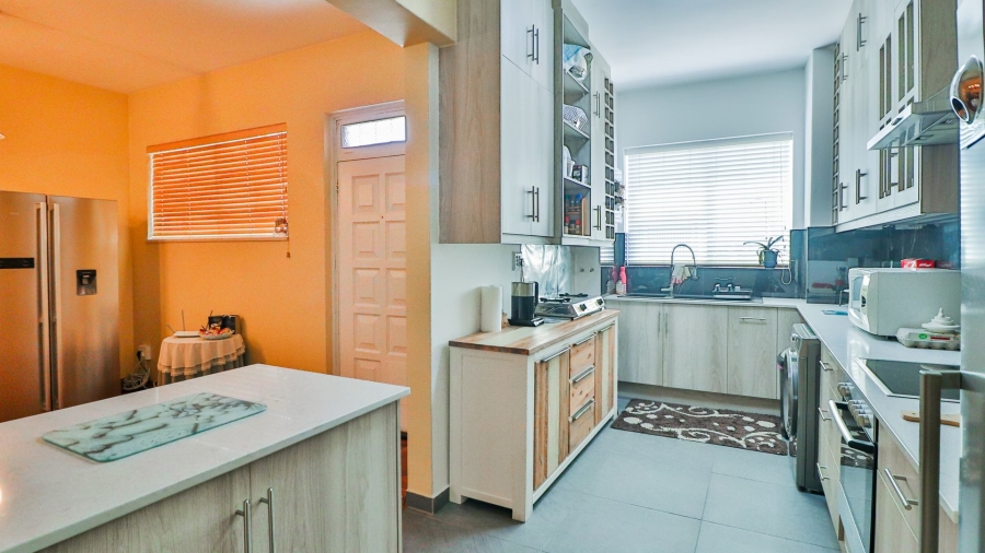 3 Bedroom Property for Sale in Illovo Gauteng