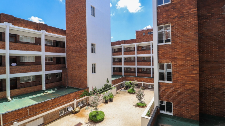 3 Bedroom Property for Sale in Illovo Gauteng