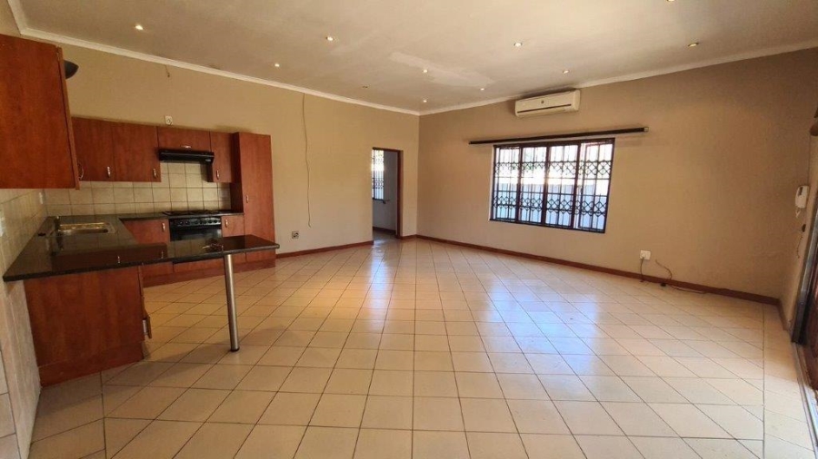 To Let 1 Bedroom Property for Rent in Emmarentia Gauteng