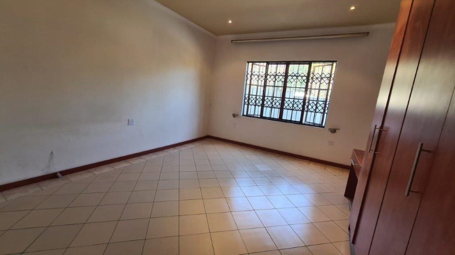 To Let 1 Bedroom Property for Rent in Emmarentia Gauteng