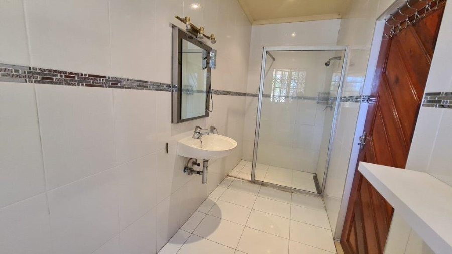 To Let 1 Bedroom Property for Rent in Emmarentia Gauteng