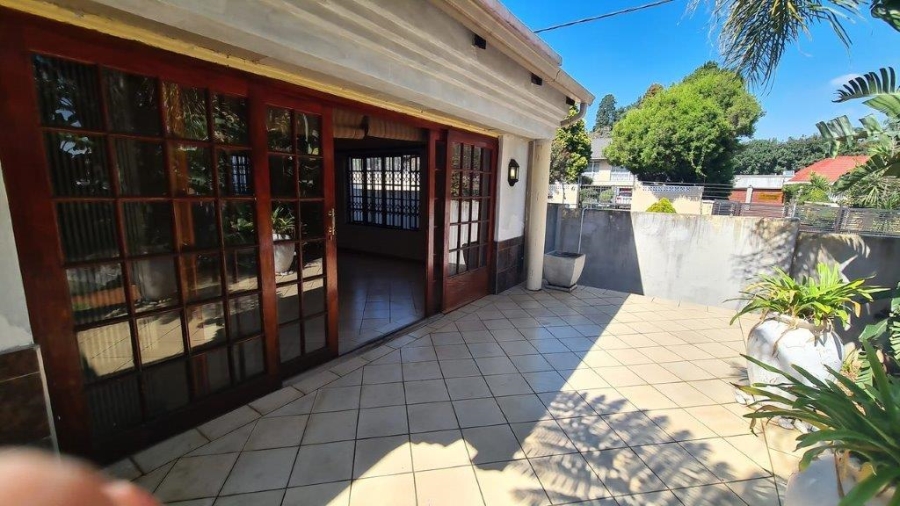 To Let 1 Bedroom Property for Rent in Emmarentia Gauteng