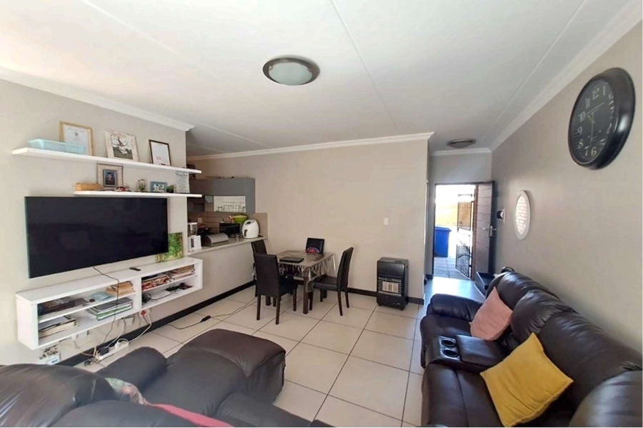 3 Bedroom Property for Sale in Rooihuiskraal North Gauteng