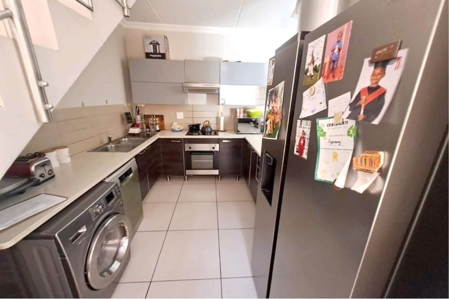 3 Bedroom Property for Sale in Rooihuiskraal North Gauteng