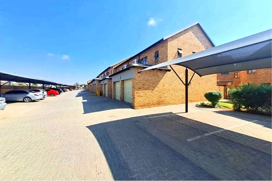 3 Bedroom Property for Sale in Rooihuiskraal North Gauteng