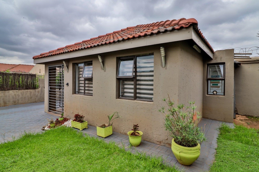 3 Bedroom Property for Sale in Lenasia Ext 13 Gauteng