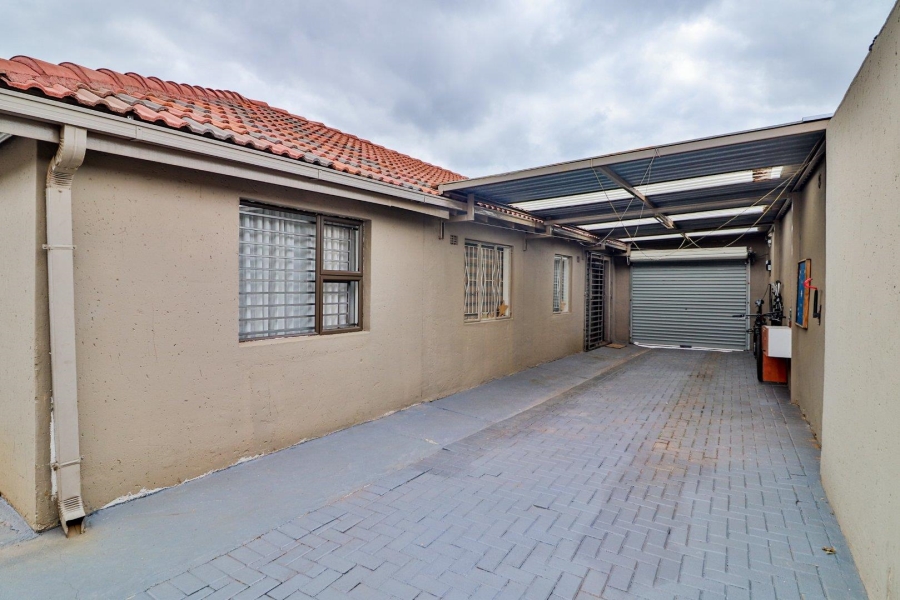 3 Bedroom Property for Sale in Lenasia Ext 13 Gauteng