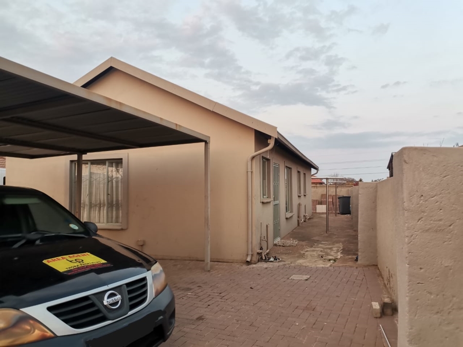 To Let 3 Bedroom Property for Rent in Kirkney Gauteng