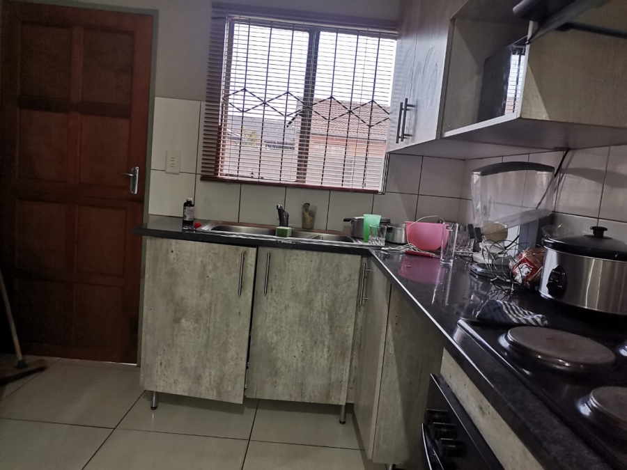 To Let 3 Bedroom Property for Rent in Kirkney Gauteng