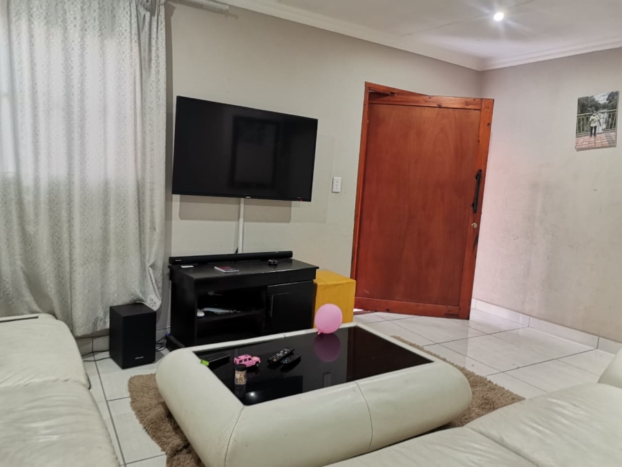 To Let 3 Bedroom Property for Rent in Kirkney Gauteng