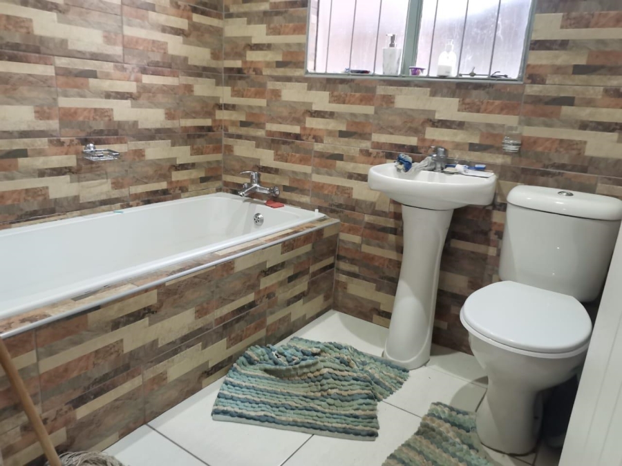 To Let 3 Bedroom Property for Rent in Kirkney Gauteng