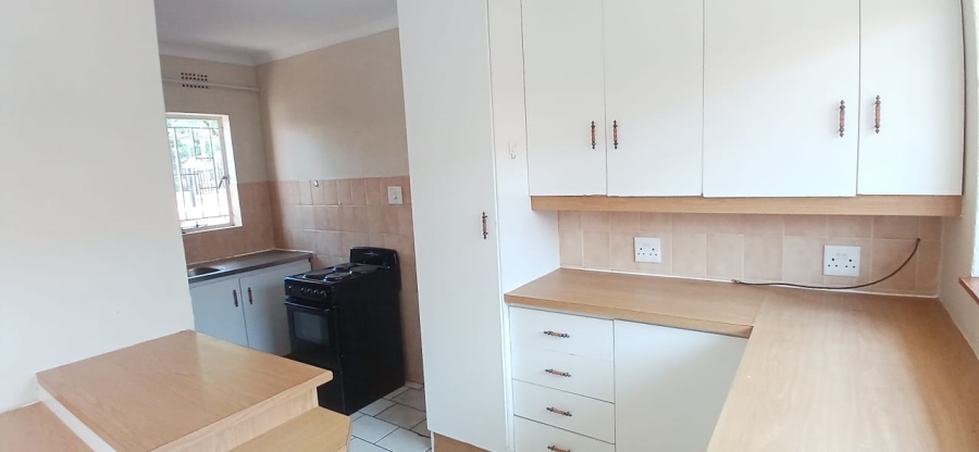 2 Bedroom Property for Sale in Greenhills Gauteng