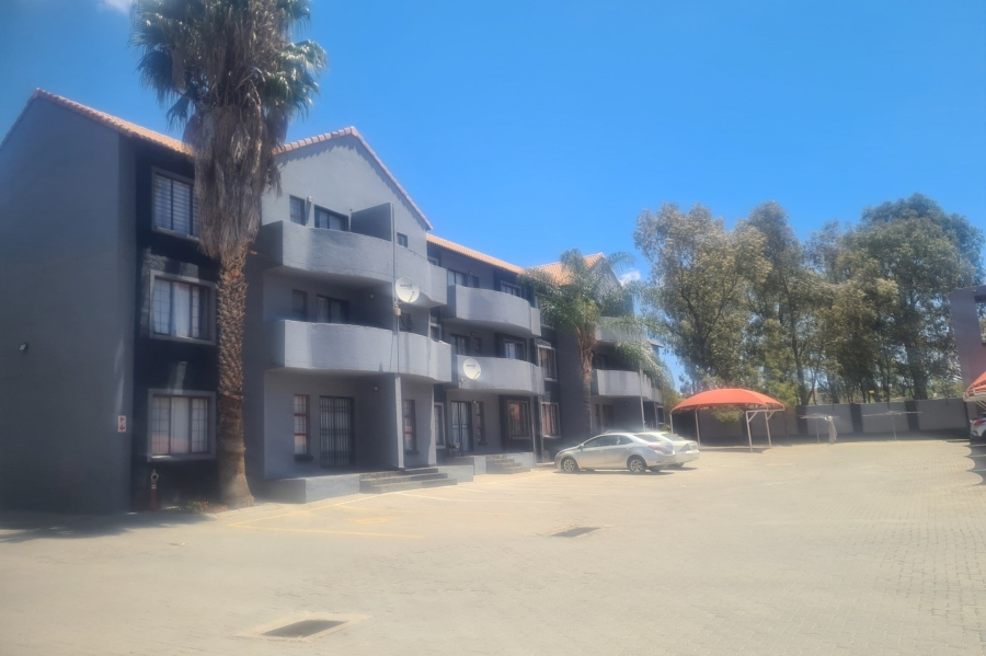 1 Bedroom Property for Sale in Erand Gardens Gauteng