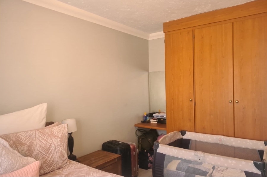 1 Bedroom Property for Sale in Erand Gardens Gauteng